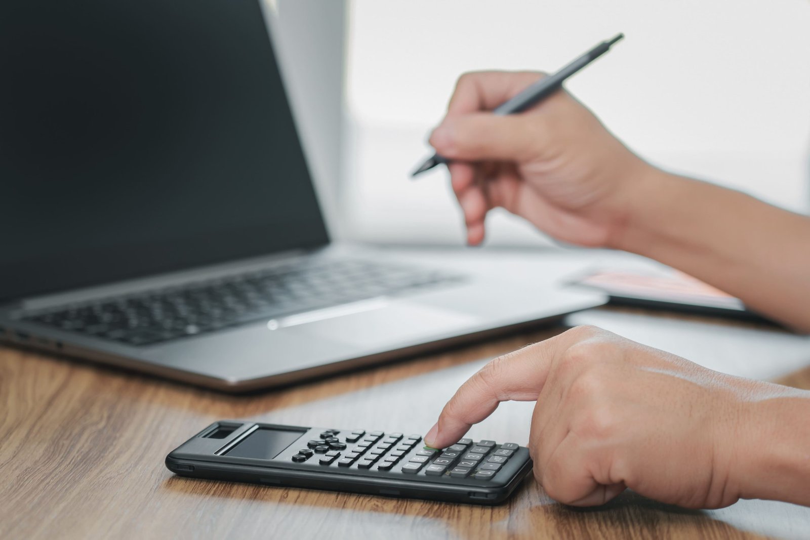 vecteezy-asia-man-press-calculator-for-calculate-money-planning-37146866